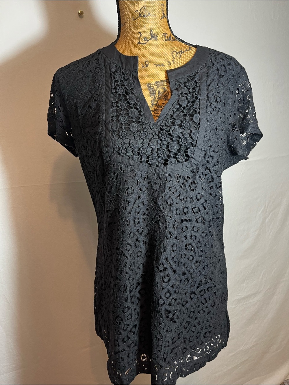 Isaac Mizrahi Black Crochet Lace Short-Sleeve Tunic Top